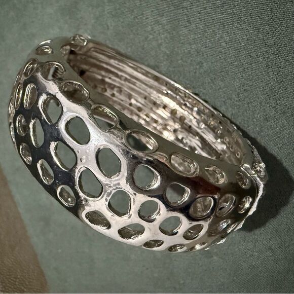 WIDE SILVER RHINESTONE HINGED CUFF BRACELET – 2.5” x 2.7” STATEMENT BANGLE - Picture 14 of 17